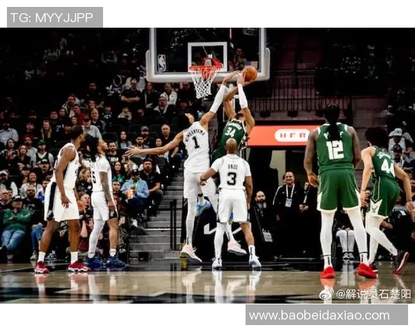 文班亚马首场比赛表现惊艳5次盖帽与字母哥隔扣引发热烈讨论